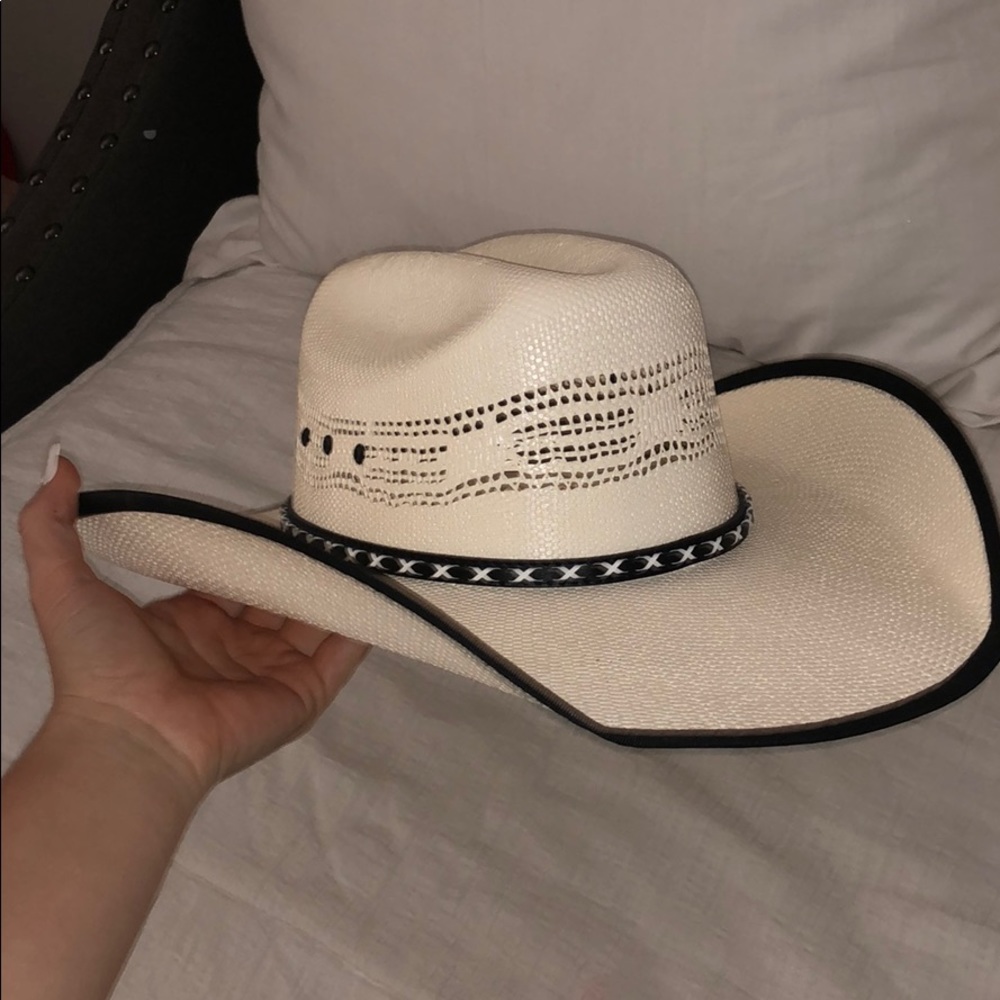 Cavender’s Straw Cowboy Hat